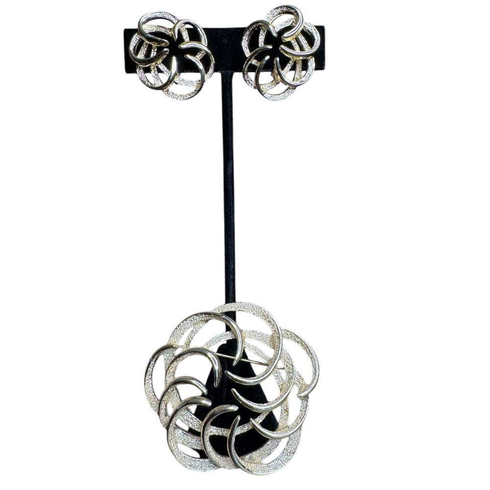 Sarah Cov Gold Jewelry Brooch and Clip On